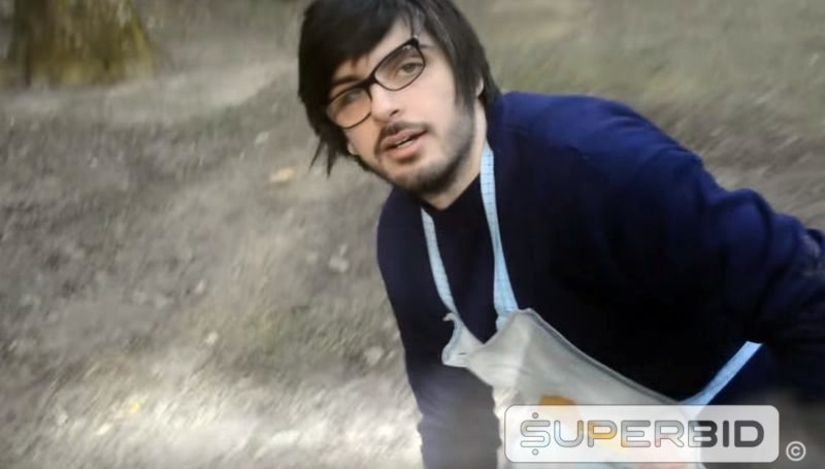 Gemaplys - Óculos quebrados em um episódio de Gemaplys Live Action