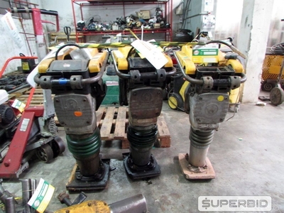 03 COMPACTADORES DE SOLO Á GASOLINA WACKER NEUSON, CAP.: 70 KG (Ref.: FDE)