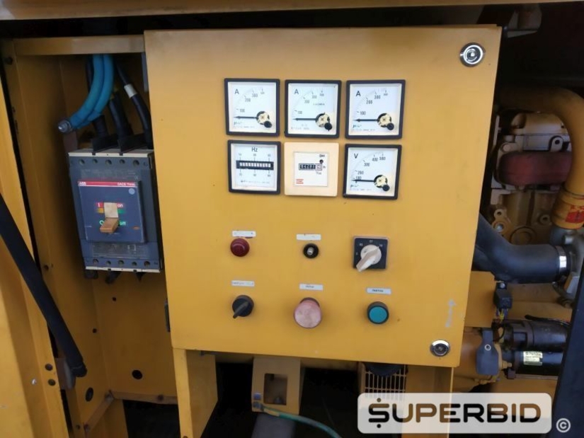 GRUPO GERADOR Á DIESEL OLYMPIAN CATERPILLAR GEP 88-1, ANO:2010, SÉRIE: OLY00000TB4S02217, POT: 80/100 KVA CARENADO (Ref.: RBE)