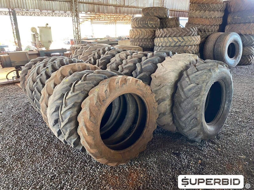 08 PNEUS MEDIDA 14.9-28, 03 PNEUS 12.4-24, 03 PNEUS 11.2-28,03 PNEUS 14.9-24,01 PNEU 9.5-24 E UM PNEU ARO 26