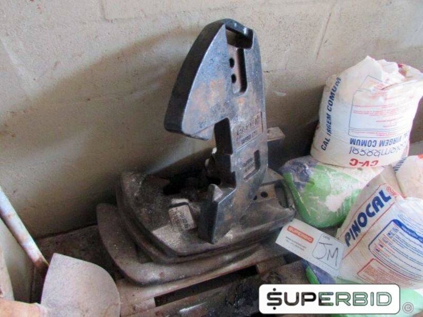 04 CONTRA PESO PARA TRATOR CASE (Ref.: JM)