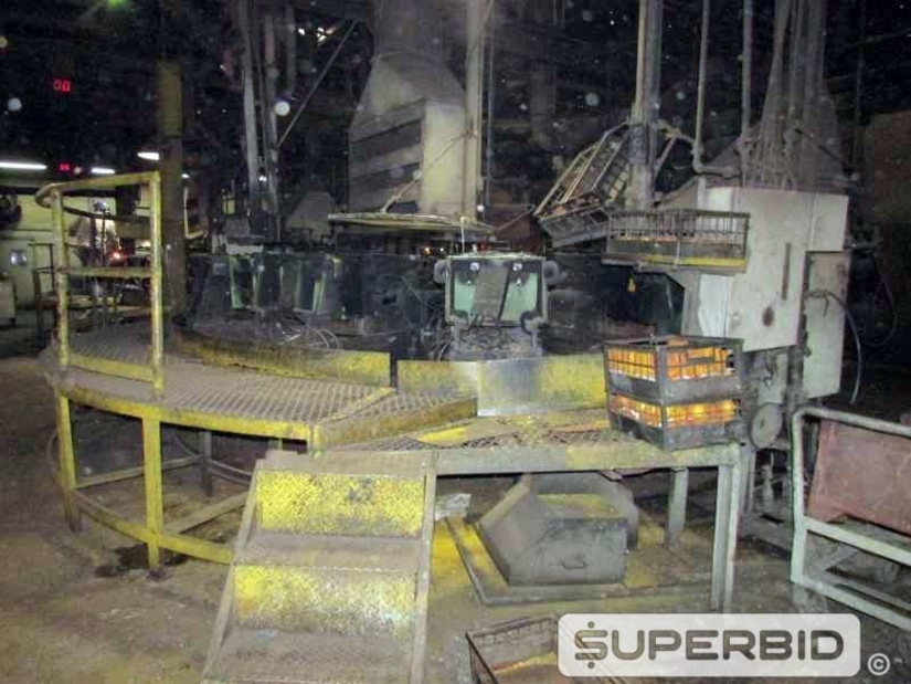 CARROSSEL PARA FUNDIÇÃO FABRICAÇÃO PRÓPRIA PARA MOLDAGEM DE PEÇAS EM FERRO GUSA E AÇO COM QUEIMADOR E EXAUSTORES (Ref.: Carrossel 7)