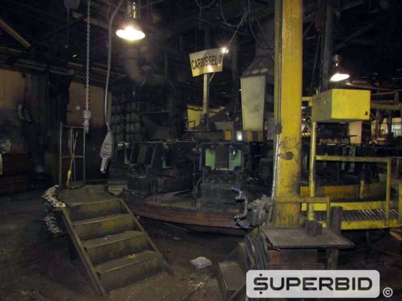 CARROSSEL PARA FUNDIÇÃO FABRICAÇÃO PRÓPRIA PARA MOLDAGEM DE PEÇAS EM FERRO GUSA E AÇO COM QUEIMADOR E EXAUSTORES (Ref.: Carrossel 7)