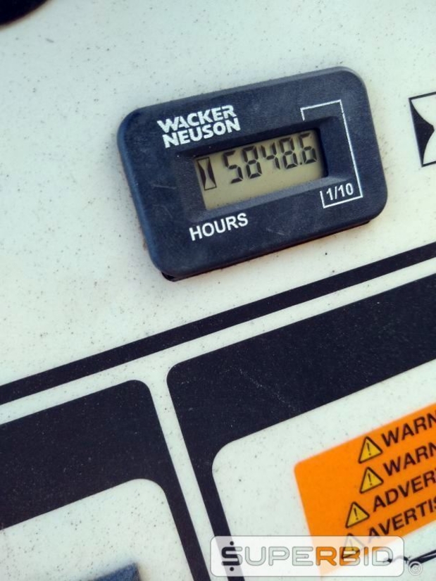 TORRE DE ILUMINAÇÃO REBOCÁVEL WACKER NEUSON 4-6KVA. (Ref.: SN)