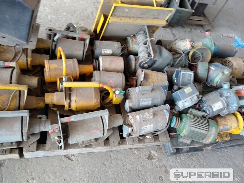 BOMBA DE ÁGUA ELÉTRICA, MOTORES, MOTOVIBRADORES ELÉTRICOS E MACACOS HIDRÁULICOS. (Ref.: SM)