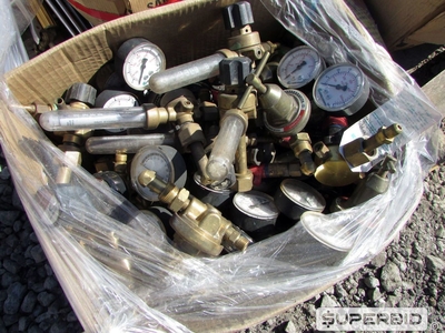 SUCATA DE MANÔMETROS, MAÇARICOS, ESTICADORES, SELOS, DISCOS DE CORTE MADEIRA E OUTROS. (Ref.: WMGK_UM02)