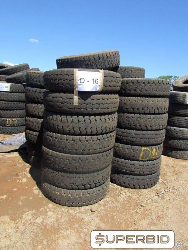 30 SUCATAS DE PNEUS 1000R20 SEM RECAPE (Ref.: D-16)