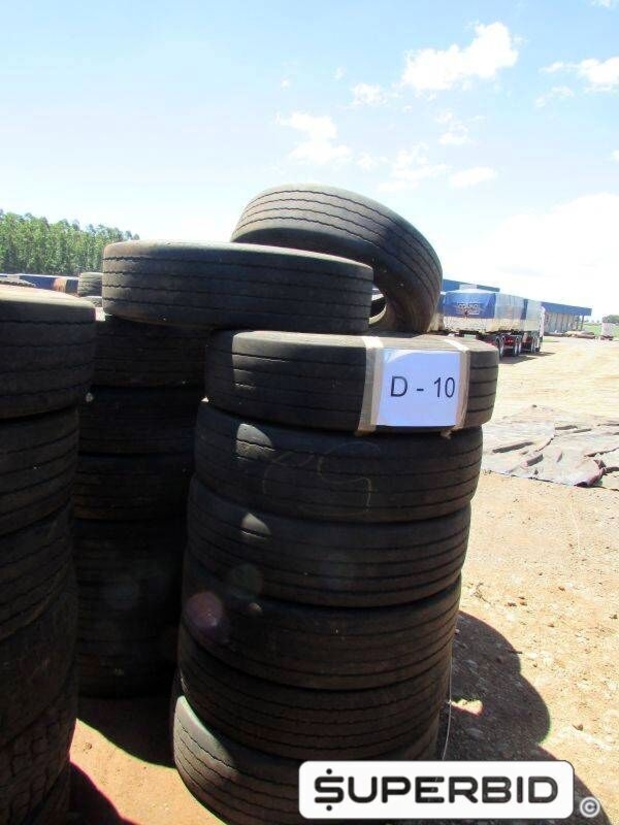 20 SUCATAS DE PNEUS 275/80 PARA REAPROVEITAMENTO (Ref.: D-10)