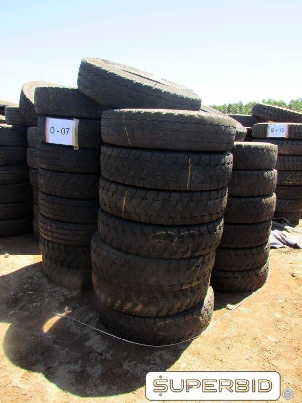 30 SUCATAS DE PNEUS 1000R20 SEM RECAPE (Ref.: D-07)