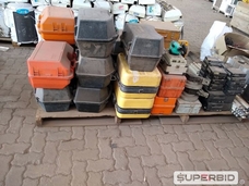 INSTRUMENTOS DE TOPOGRAFIA E RÁDIOS DE COMUNICAÇÃO. (Ref.: SJ)