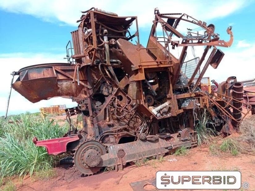 SUCATA DE COLHEDORA CASE (Ref.: RAI/ 1914)