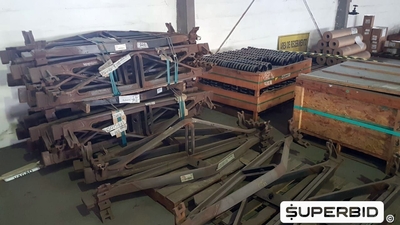 PEÇAS PARA VAGÕES FERROVIÁRIOS: ADAPTADORES, ALAVANCAS, CHAPAS DE DESGASTE, DISCOS, MOLAS, PARAFUSOS, TRIÂNGULOS DE FREIOS E OUTROS. (Ref.: WMHB_UM11)