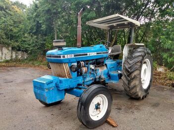 TRATOR AGRICOLA FORD 5610 (EMPLACADO), ANO: 1992, SÉRIE: V238685 (Ref: RBI)