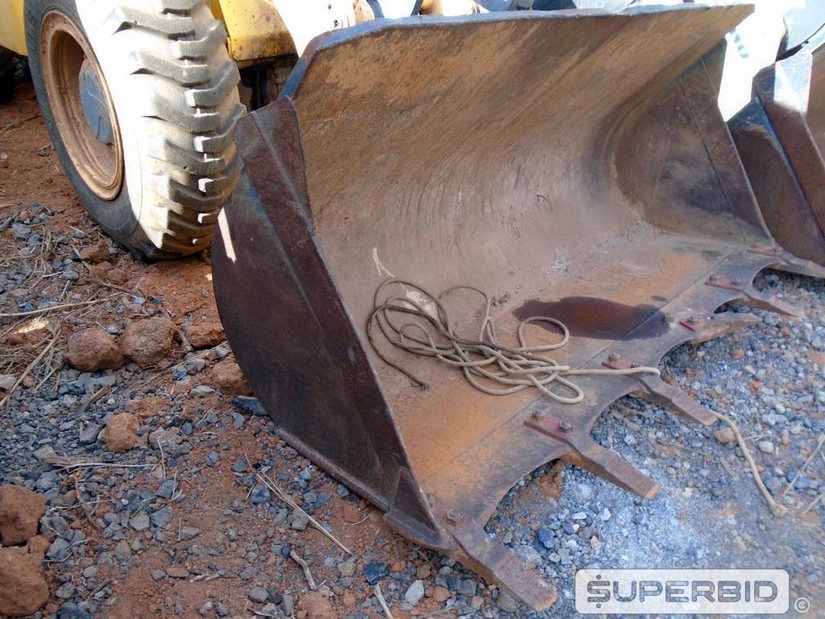 PÁ CARREGADEIRA NEW HOLLAND 12C 4X4, ANO: 2012, CAP: CAÇAMBA: 1M3., SÉRIE: HBZN012CLCAE02382 (Ref: SBL / TP32798)