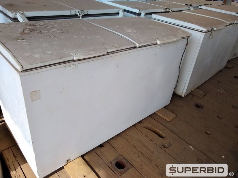 FOGÃO INDUSTRIAL, 24 FOGÕES, 36 TANQUINHOS, 8 FREEZER'S HORIZONTAIS E 31 GELADEIRAS. (Ref.: SS)