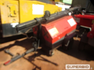 04 TORRES DE ILUMINAÇÃO TEREX E ALTLAS, MOD.: RL400 E QLTM20 (Ref.: PAV)