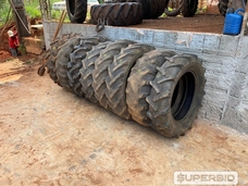 04 PNEUS MEDIDA 12.4-24, 02 PNEUS 11.2-28, 02 PNEUS 11.9-24
