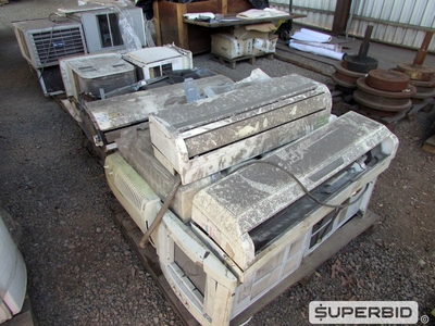 SUCATA DE: CONDICIONADORES DE AR TIPO JANELA, EVAPORADORES TIPO SPLIT, CONDENSADORES E CORTINAS DE AR (APROX.: 43 PÇS). (Ref.: WMBS_UM02)