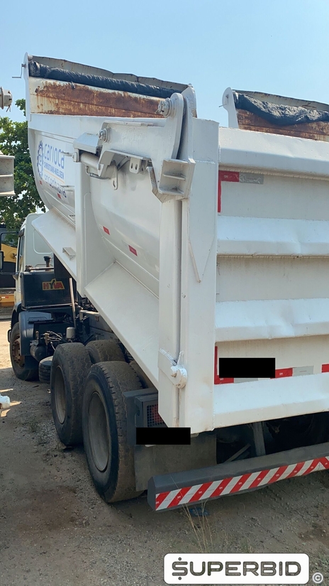 CAMINHÃO BASCULANTE VOLVO VM 330 6X4R, 2013/2013, Placa FINAL 6 (RJ), (Ref.: IBJ)