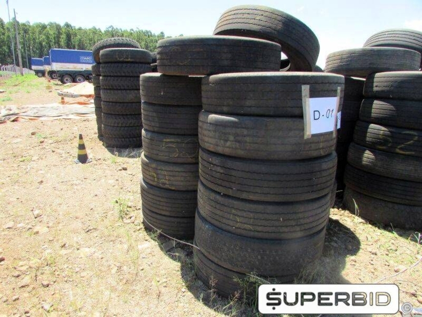 20 SUCATAS DE PNEUS 275/80 PARA REAPROVEITAMENTO (Ref.: D-01)