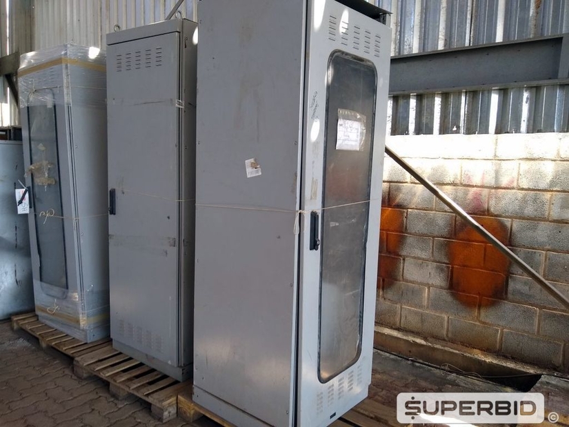 MOVEIS EM GERAL, PAINÉS E QUADROS ELÉTRICOS. (Ref.: SH)