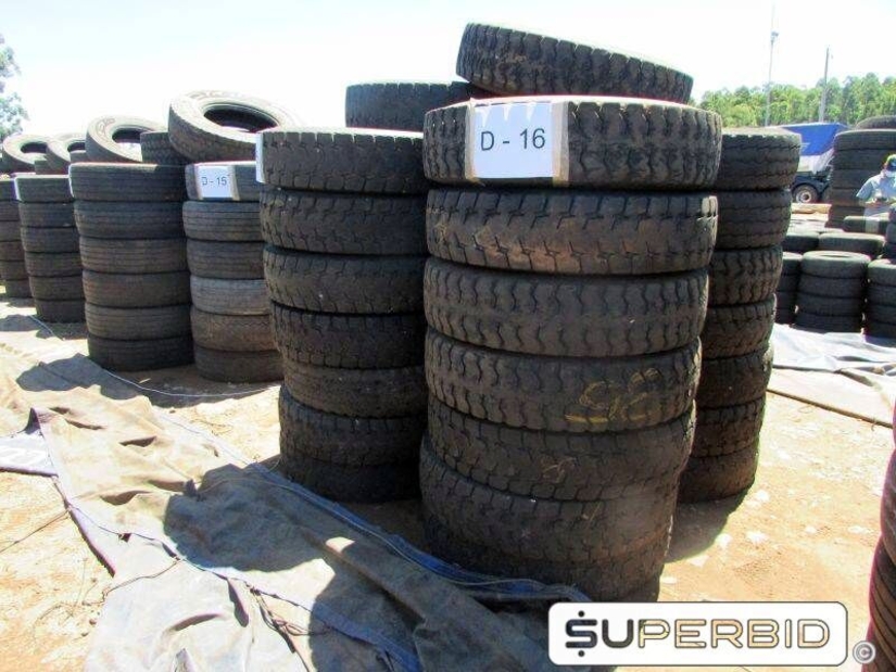 30 SUCATAS DE PNEUS 1000R20 SEM RECAPE (Ref.: D-16)