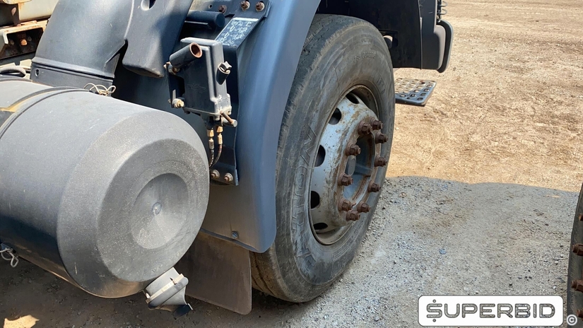 CAMINHÃO BASCULANTE  VOLVO VM 330 6X4R, 2013/2013, Placa FINAL 7 (RJ),  (Ref.: IBK)