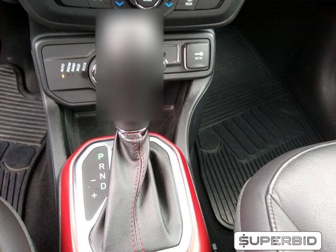 Jeep Renegade Trailhawk 2.0 Turbo 4X4, 2018/2019, Jazz Blue metálica, 580 KM, Diesel, Teto solar elétrico panorâmico, Kit Multimídia "7" completo, Bancos em Couro, IPVA 2021 pago, Veículo com garantia de fábrica, Laudo cautelar aprovado.