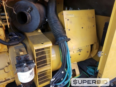 GRUPO GERADOR Á DIESEL OLYMPIAN CATERPILLAR GEP 150, POT: 150/165 KVA CARENADO (Ref.: RBD)