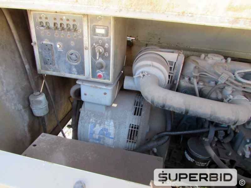 02 TORRES DE ILUMINAÇÃO Á DIESEL TEREX RL4000, POT.: 4-6 KW. (Ref.: JEQ)