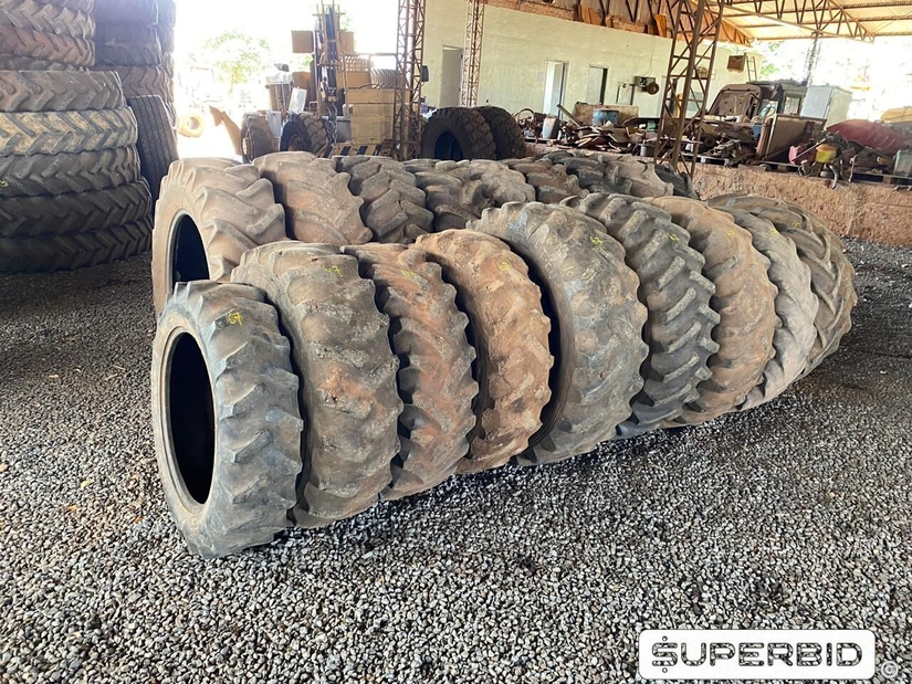 08 PNEUS MEDIDA 14.9-28, 03 PNEUS 12.4-24, 03 PNEUS 11.2-28,03 PNEUS 14.9-24,01 PNEU 9.5-24 E UM PNEU ARO 26