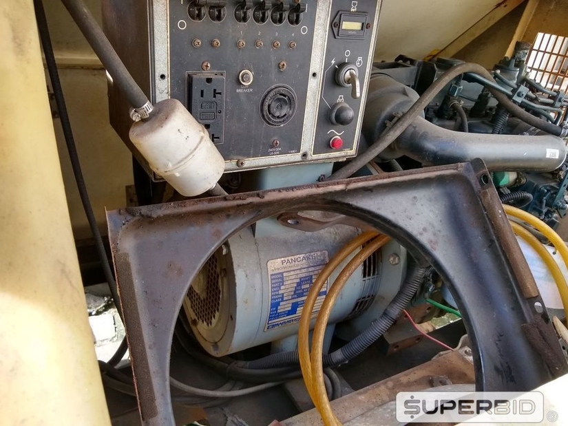 TORRE DE ILUMINAÇÃO REBOCÁVEL TEREX RL4000. (Ref.: SM)