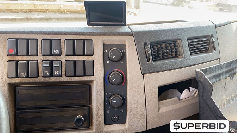 CAMINHÃO BASCULANTE  VOLVO VM 330 6X4R, 2013/2013, Placa FINAL 7 (RJ),  (Ref.: IBK)