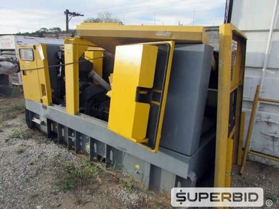 SUCATA DE CABINE PARA GERADOR ATLAS COPCO QAS170 E SUCATA DE GERADOR WEG GTA251AL24 (Ref.: JDY)