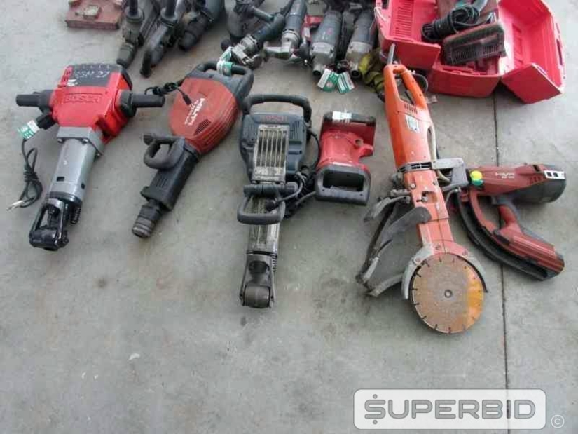 PERFURATRIZ DIAMANTADA, TESOURA FACA ELÉTRICA, CANALETEIRA ELÉTRICA, PISTOLA FINCA PINO E OUTROS, (20 PÇ.) (Ref.: JDQ)