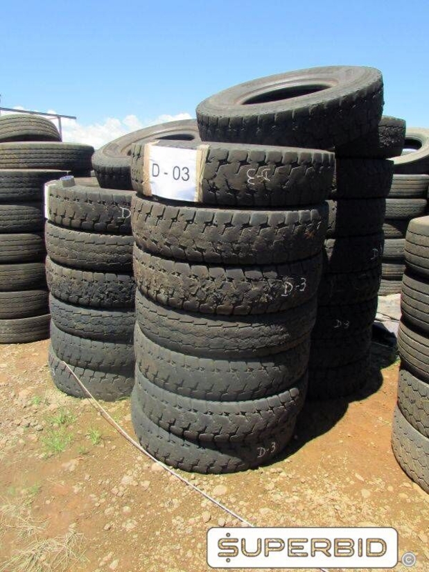 30 SUCATAS DE PNEUS 1000R20 SEM RECAPE (Ref.: D-03)