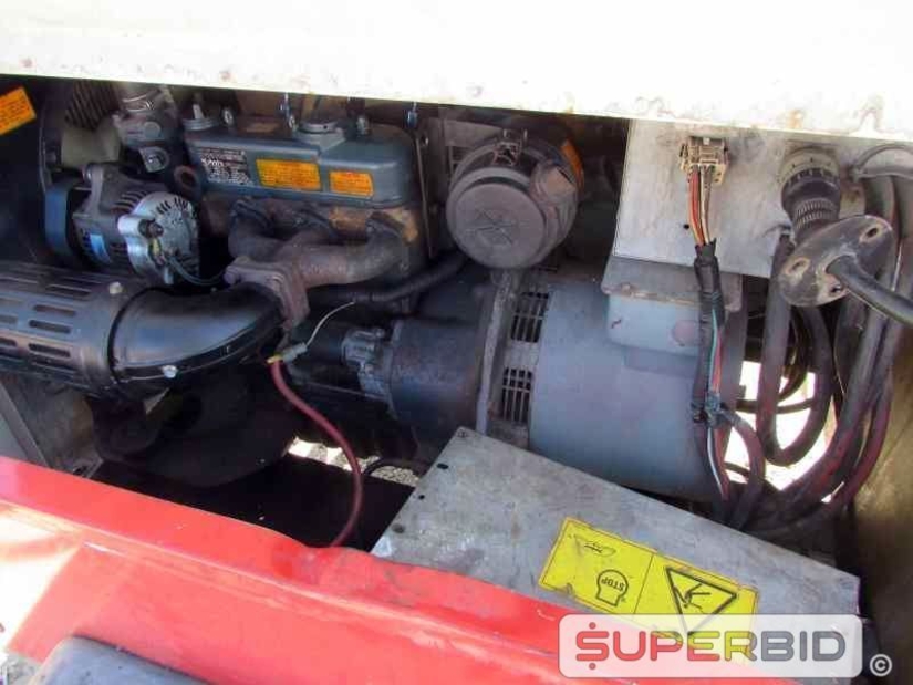 02 TORRES DE ILUMINAÇÃO Á DIESEL TEREX RL4000, POT.: 4-6 KW. (Ref.: JEJ)