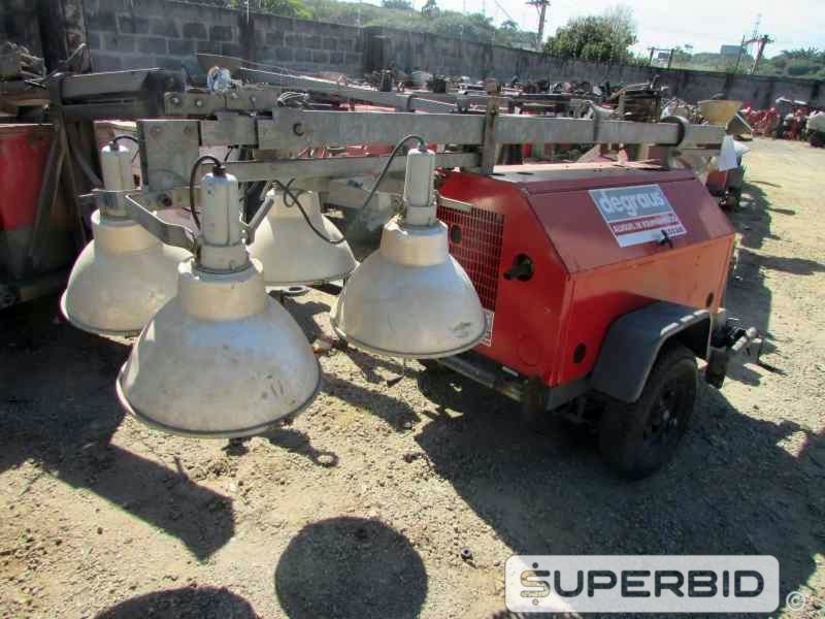 02 TORRES DE ILUMINAÇÃO Á DIESEL TEREX RL4000, POT.: 4-6 KW. (Ref.: JEJ)