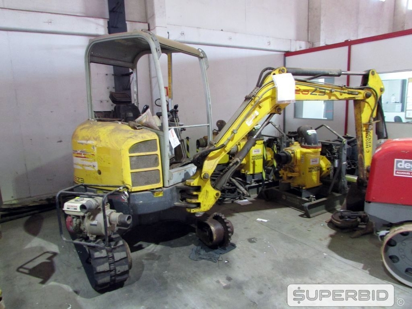 MINI ESCAVADEIRA WACKER NEUSON 28Z3 RD E BOMBA CENTRÍFUGA A GASOLINA HONDA (02 PÇS) (Ref.: FEQ)