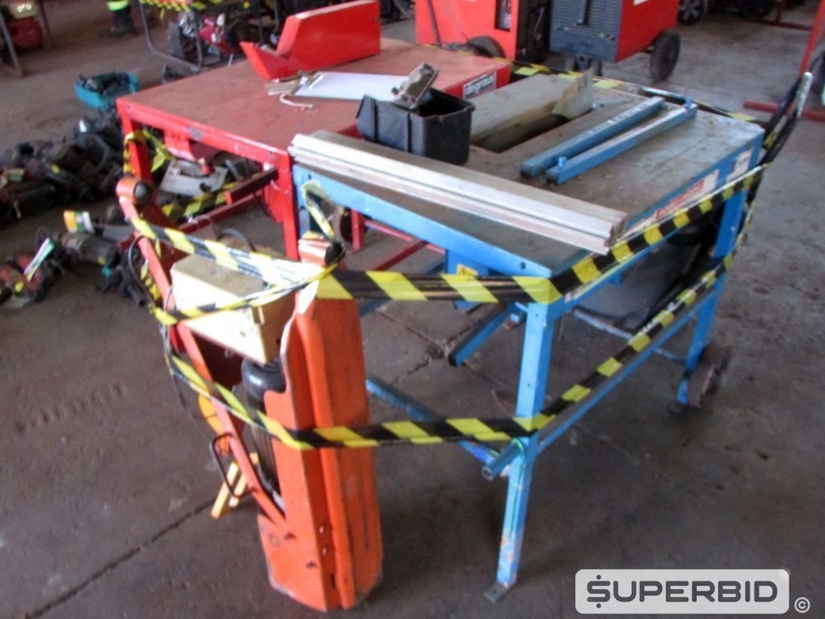 01 GUINCHO DE COLUNA ELÉTRICO, MOD.: 200KG, 01 ASPIRADOR DE PÓ, 02 SERRAS DE BANCADA P/ MADEIRA (Ref.: PBR)