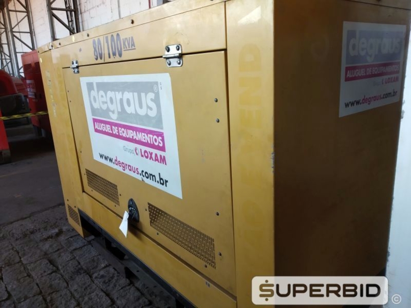 GRUPO GERADOR Á DIESEL OLYMPIAN CATERPILLAR GEP 88-1, ANO:2010, SÉRIE: OLY00000TB4S02217, POT: 80/100 KVA CARENADO (Ref.: RBE)