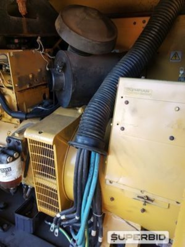 GRUPO GERADOR Á DIESEL OLYMPIAN CATERPILLAR GEP 150, POT: 150/165 KVA CARENADO (Ref.: RBD)