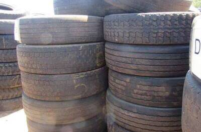 20 SUCATAS DE PNEUS 295/80 PARA REAPROVEITAMENTO (Ref.: D-08)