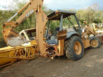 RETROESCAVADEIRA CASE 580M 4X4, ANO: 2010, CAP: CAÇAMBA: 1M3., SÉRIE: NAAH23718 (Ref: SBN / TP14706)