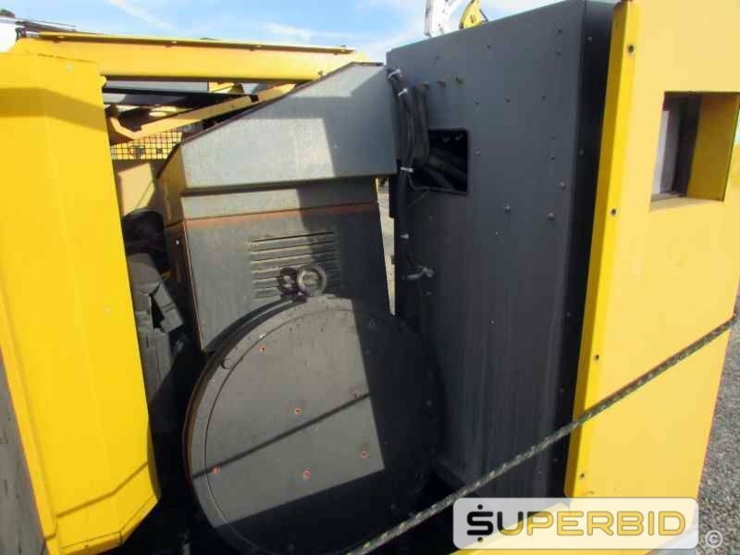 SUCATA DE CABINE PARA GERADOR ATLAS COPCO QAS170 E SUCATA DE GERADOR WEG GTA251AL24 (Ref.: JDY)