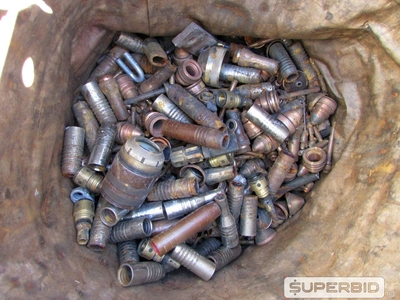 APROX. 600 KG DE SUCATA DE COBRE E OUTROS METAIS: BICOS ELETRODOS, BARRA DE COBRE, ENGATES, CANETAS DE CORTE E OUTROS (Ref.: WMGP_UM02)