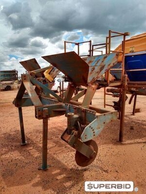 DISTRIBUIDORA DE ADUBO DMB, ANO: 2013, SÉRIE: 80632 (Ref.: 1141)