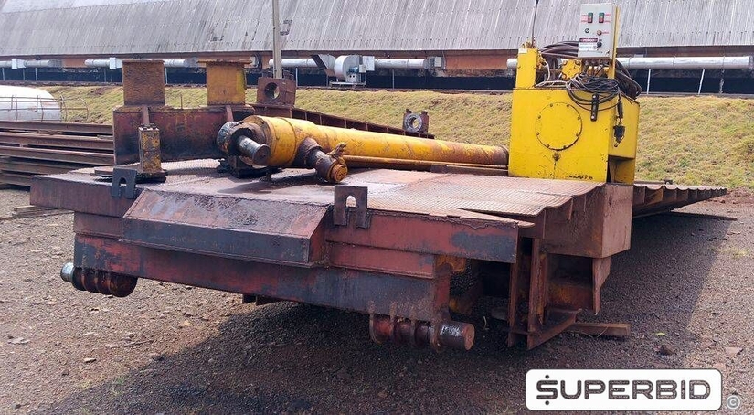 01 UNID. TOMBADOR BASCULANTE, COM CAPACIDADE PARA 35T, , COM MOTOR WEG MOD. 160M 20CV 1765RPM 220/380V,  APROX 9,65MTX 2,60MT, PLAQUETA 72165., USADO