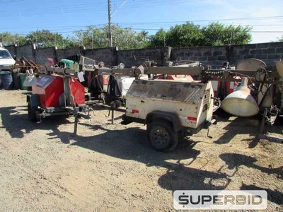 02 TORRES DE ILUMINAÇÃO Á DIESEL TEREX RL4000, POT.: 4-6 KW. (Ref.: JEJ)