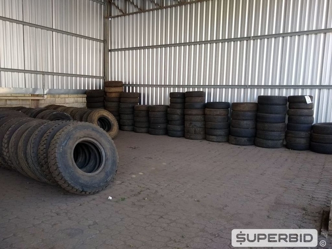 SUCATA DE PNEUS PARA CARROS, CAMINHONETES, CAMINHÕES, MÁQUINAS PESADAS E GUINCHOS (Ref.: SA)